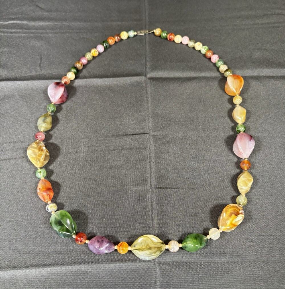 Vintage Marbled Lucite Bead Necklace Colorful Swirl Marquise Leaf Pastel 24"